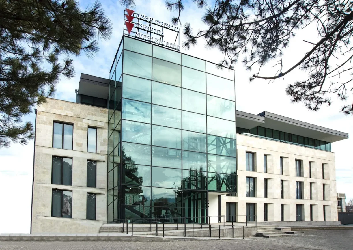 East Europe University (EEU)